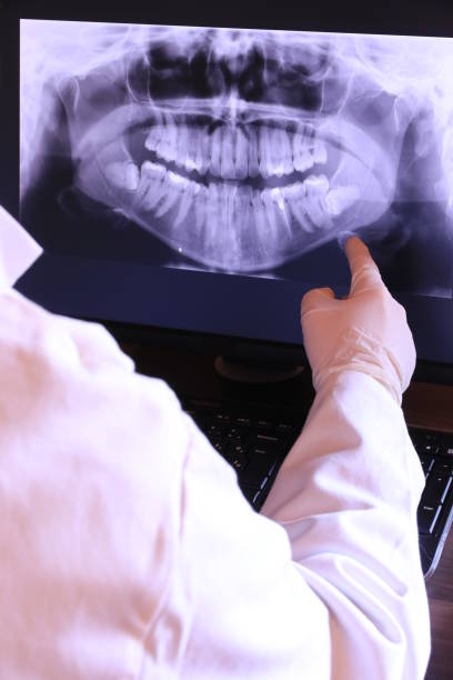 Best Cracked Tooth Emergency Dentist  in New Middletown, OH