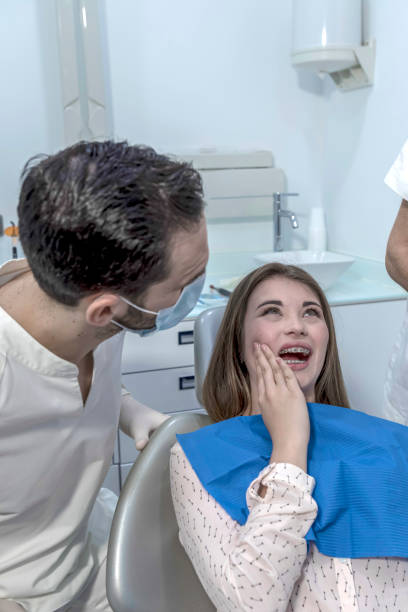 Best Cracked Tooth Emergency Dentist  in New Middletown, OH